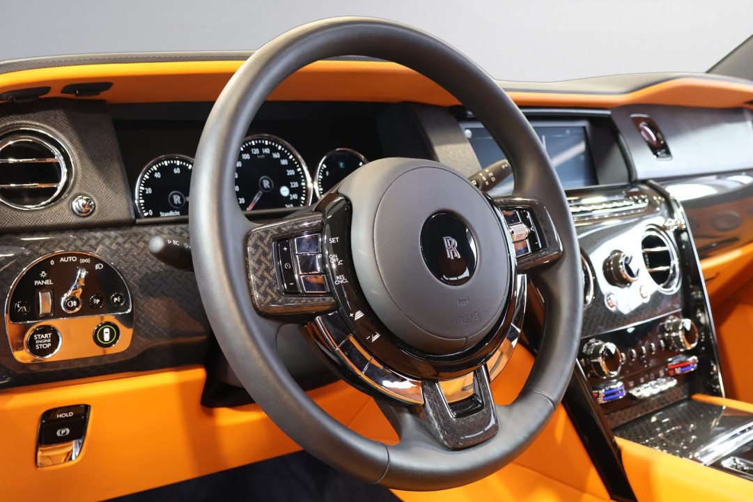 Rolls-Royce Cullinan Black Badge - foto 16