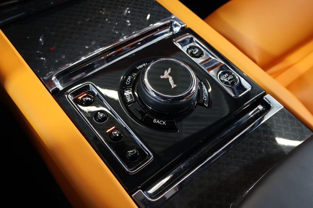 Rolls-Royce Cullinan Black Badge - foto 25
