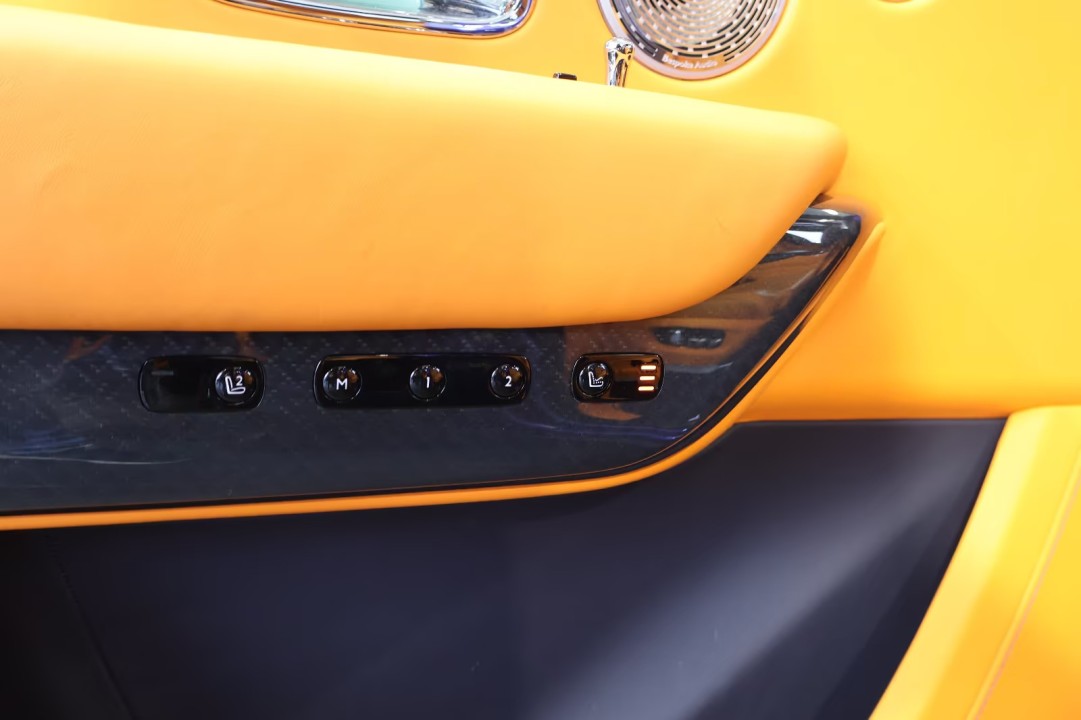 Rolls-Royce Cullinan Black Badge - foto 27