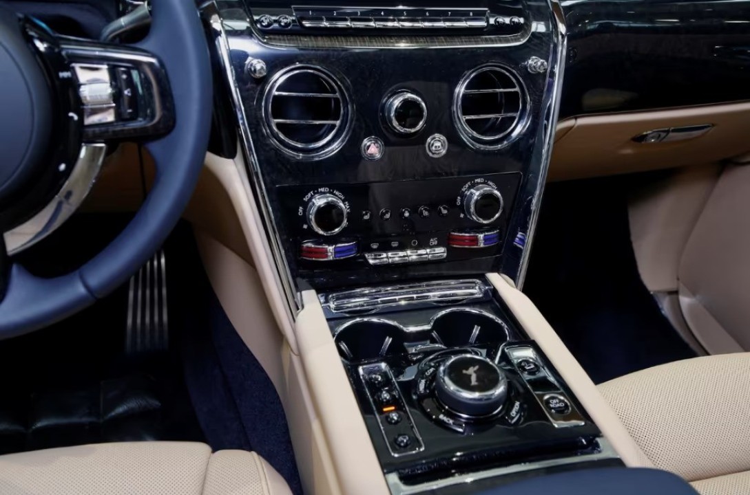 Rolls-Royce Cullinan - foto 15