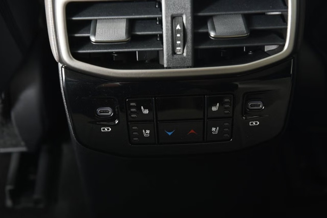 Lexus Seria RX 450h+ AWD F-Sport - foto 19