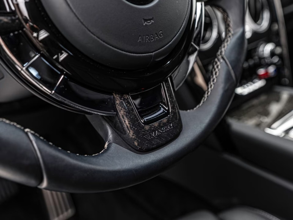 Rolls-Royce Cullinan Black Badge - foto 31