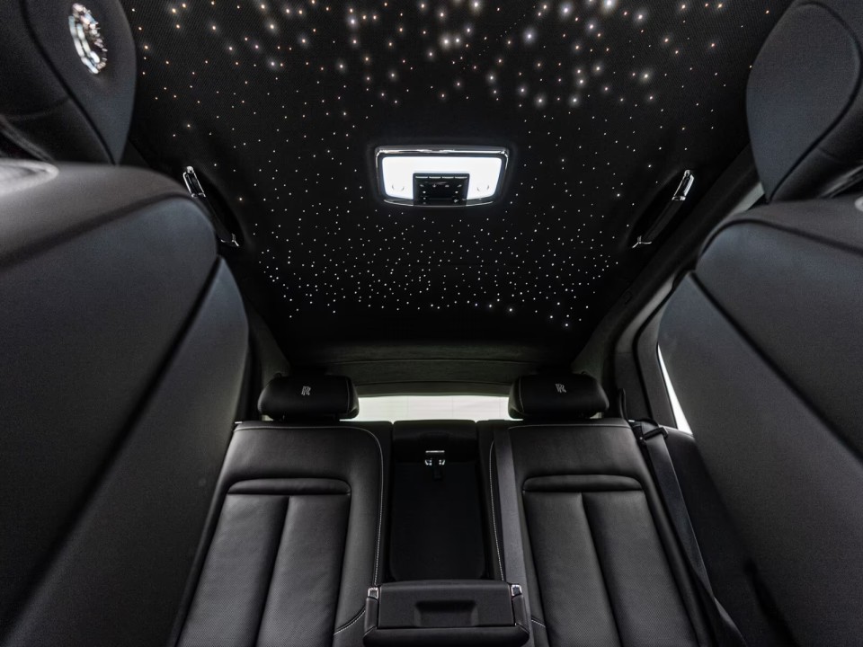 Rolls-Royce Cullinan Black Badge - foto 34