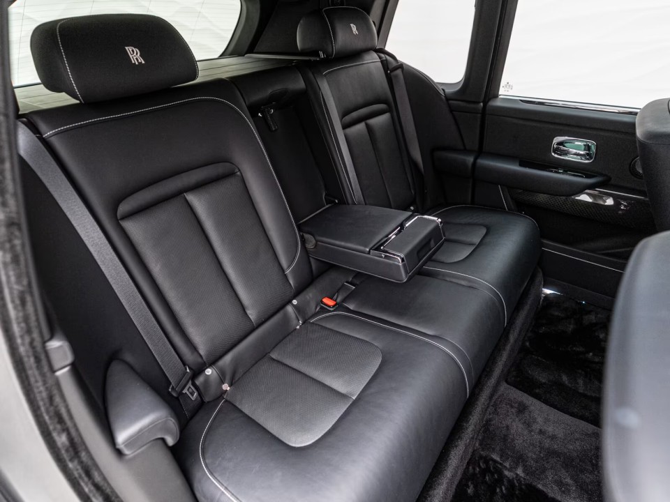 Rolls-Royce Cullinan Black Badge - foto 18