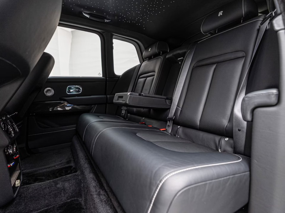 Rolls-Royce Cullinan Black Badge - foto 16