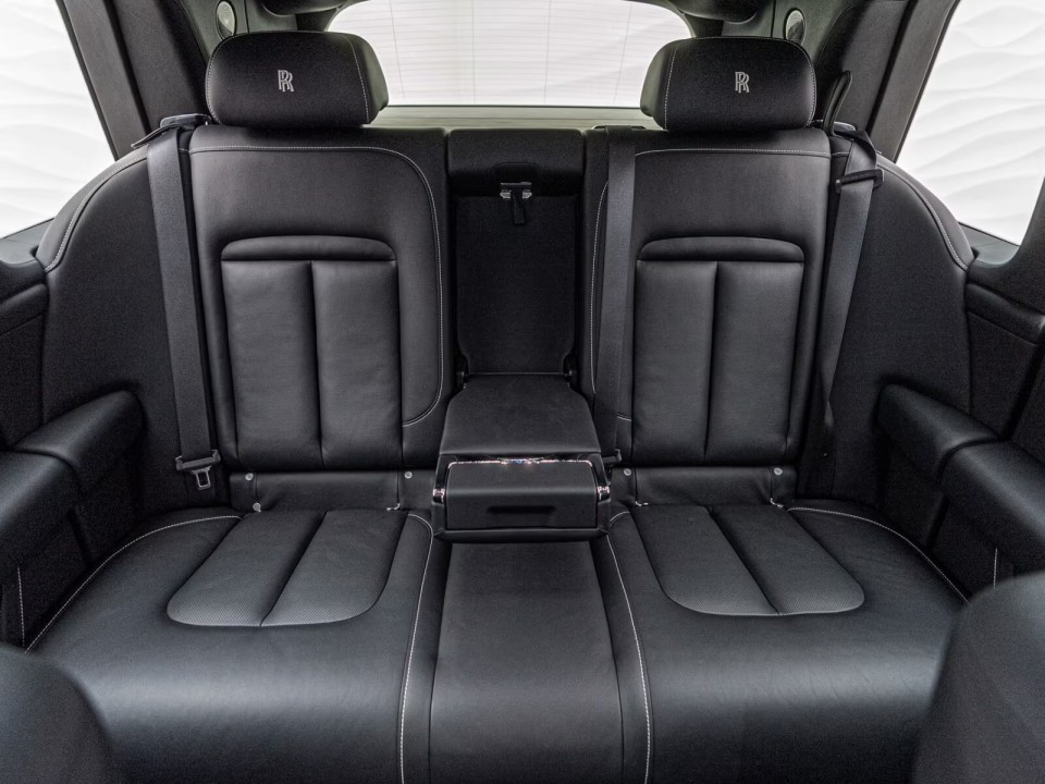 Rolls-Royce Cullinan Black Badge - foto 27
