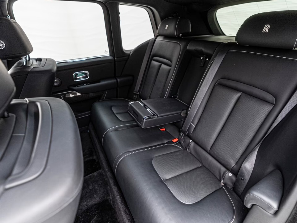 Rolls-Royce Cullinan Black Badge - foto 15