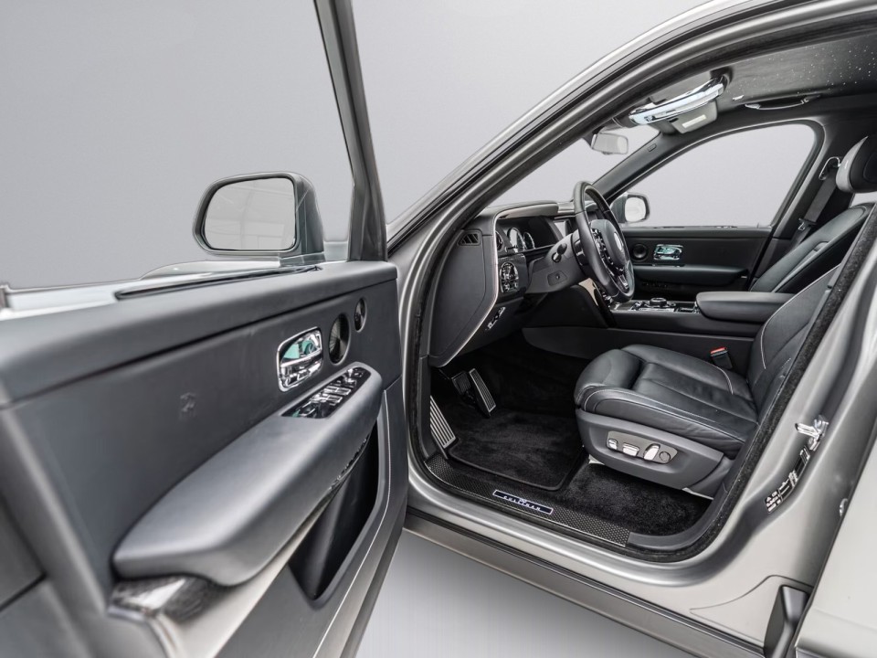 Rolls-Royce Cullinan Black Badge - foto 10