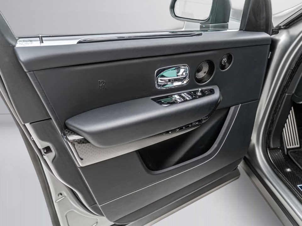 Rolls-Royce Cullinan Black Badge - foto 39