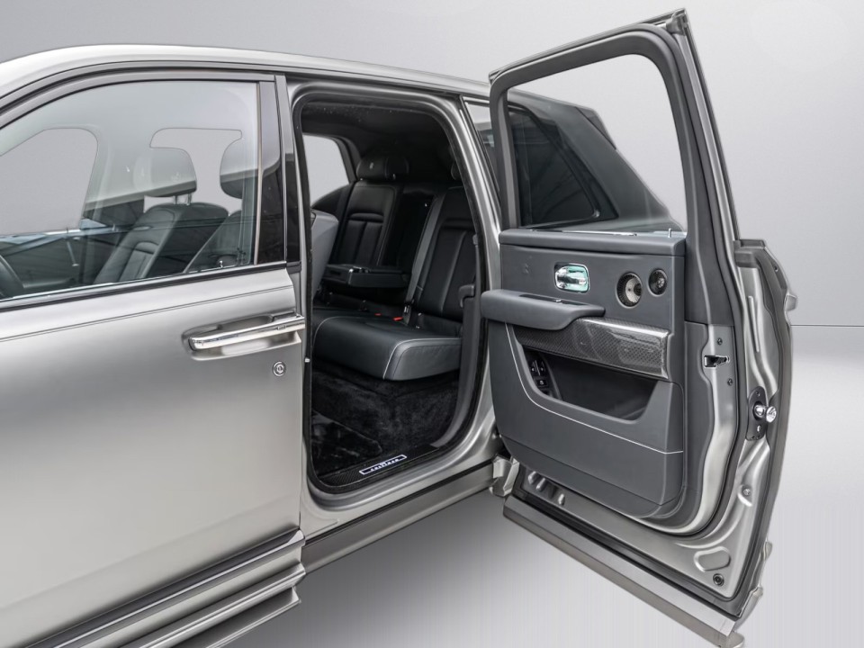 Rolls-Royce Cullinan Black Badge - foto 11