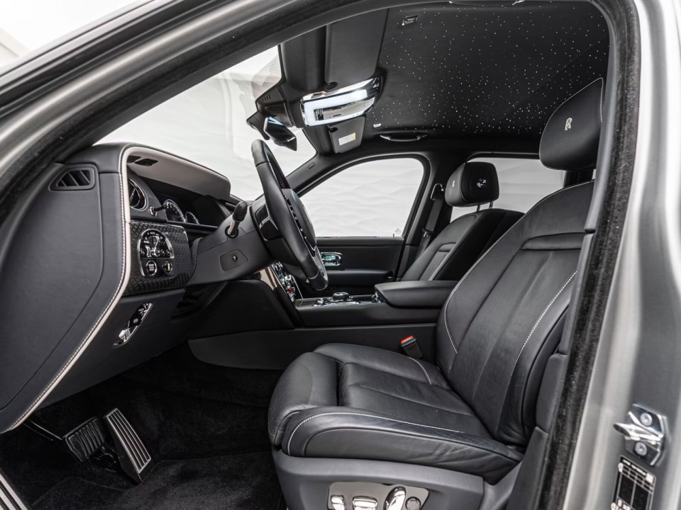 Rolls-Royce Cullinan Black Badge - foto 13