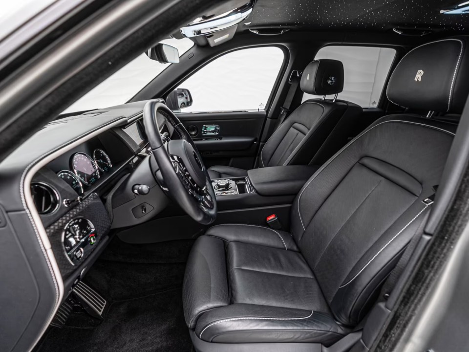 Rolls-Royce Cullinan Black Badge - foto 14