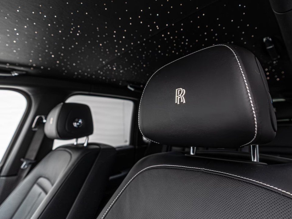 Rolls-Royce Cullinan Black Badge - foto 30