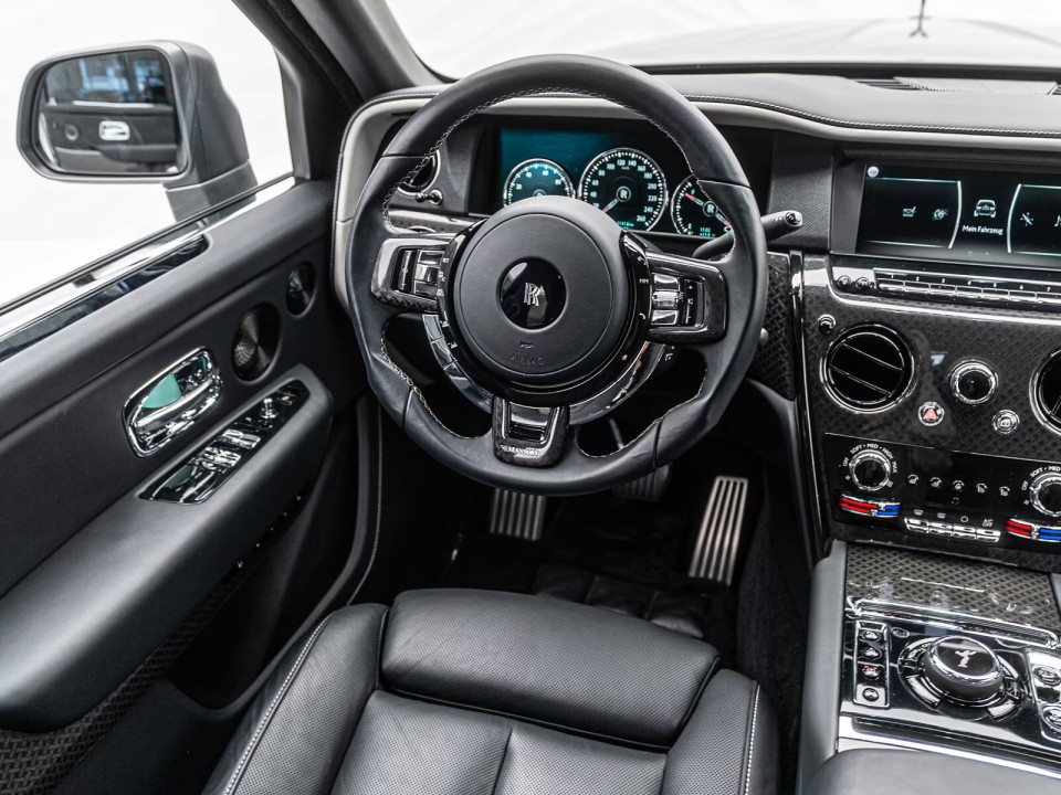 Rolls-Royce Cullinan Black Badge - foto 24
