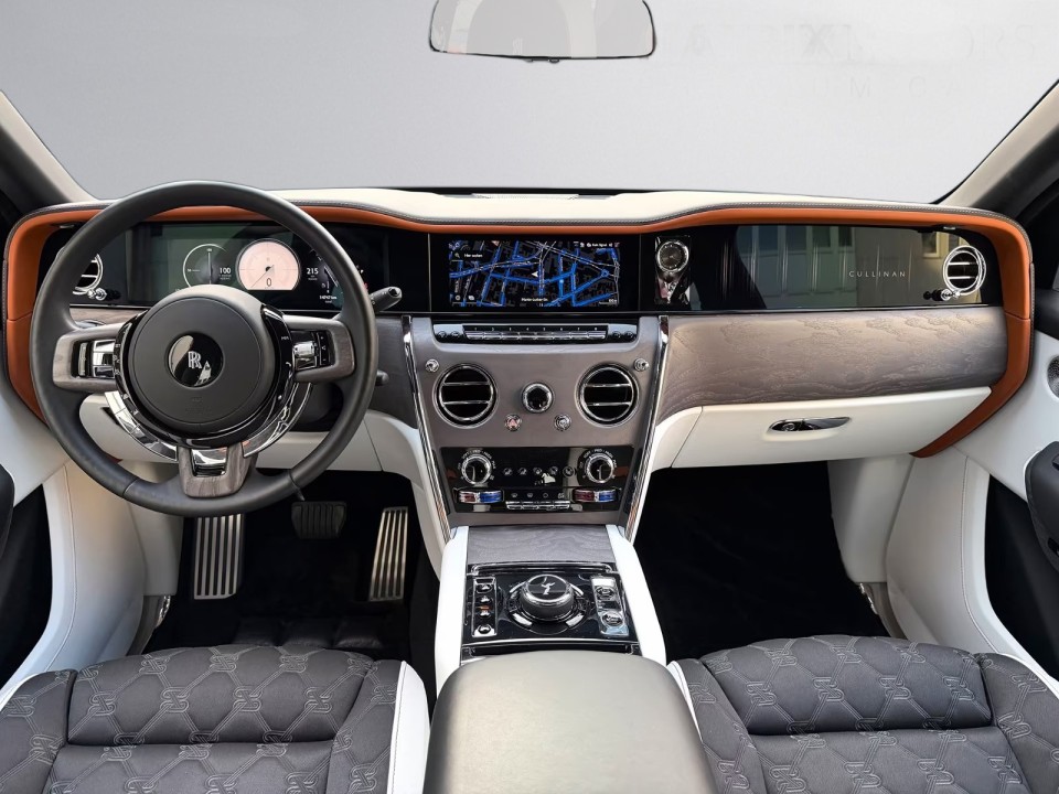 Rolls-Royce Cullinan - foto 18
