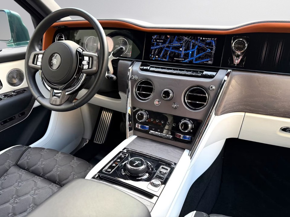 Rolls-Royce Cullinan - foto 17