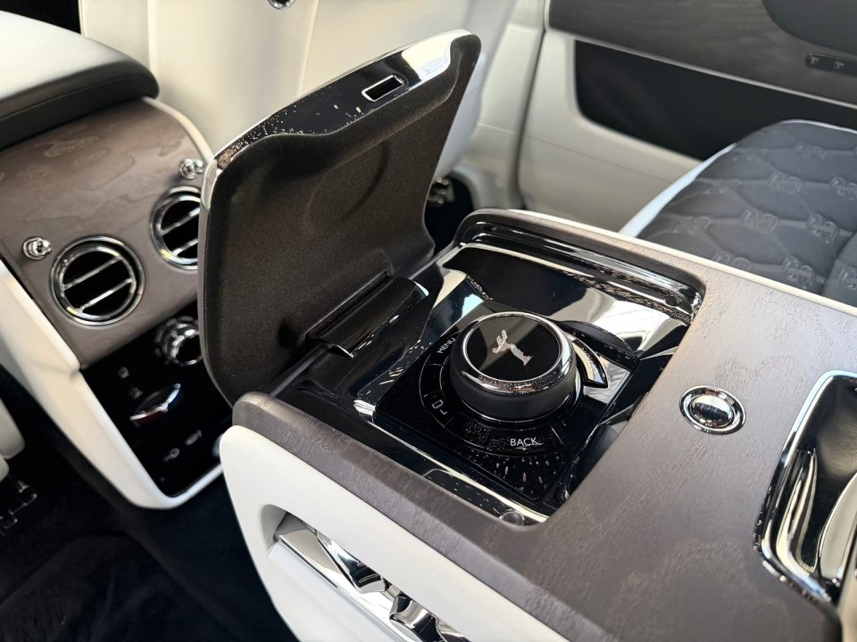 Rolls-Royce Cullinan - foto 31
