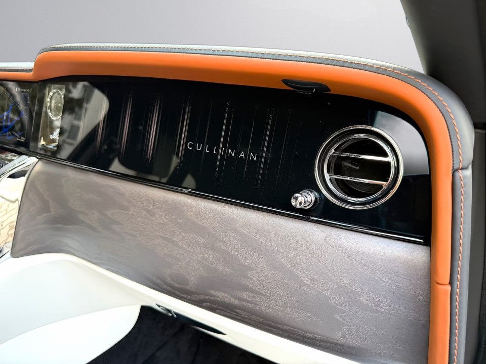 Rolls-Royce Cullinan - foto 32