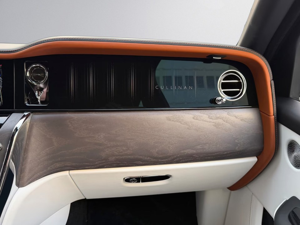 Rolls-Royce Cullinan - foto 33