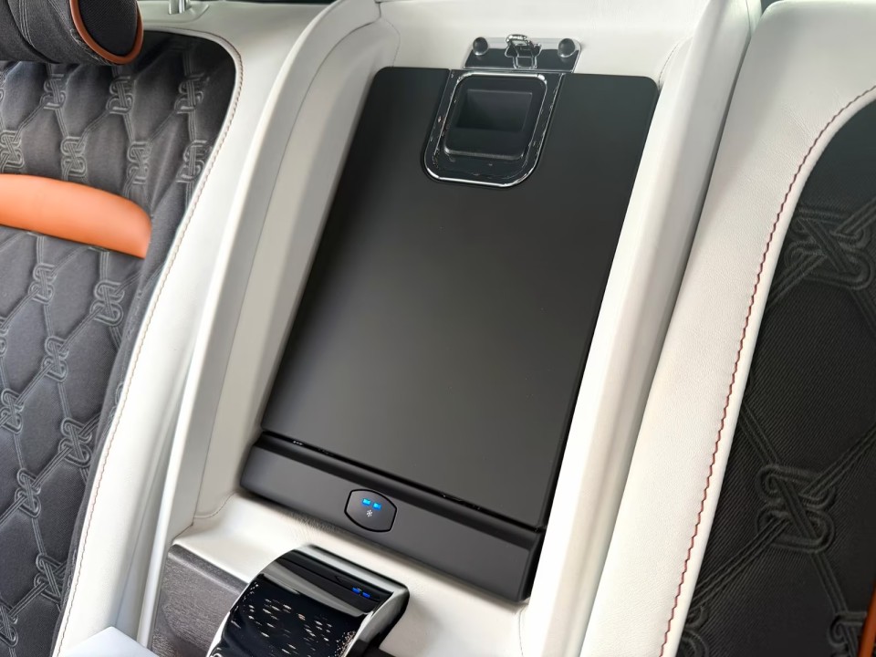 Rolls-Royce Cullinan - foto 23