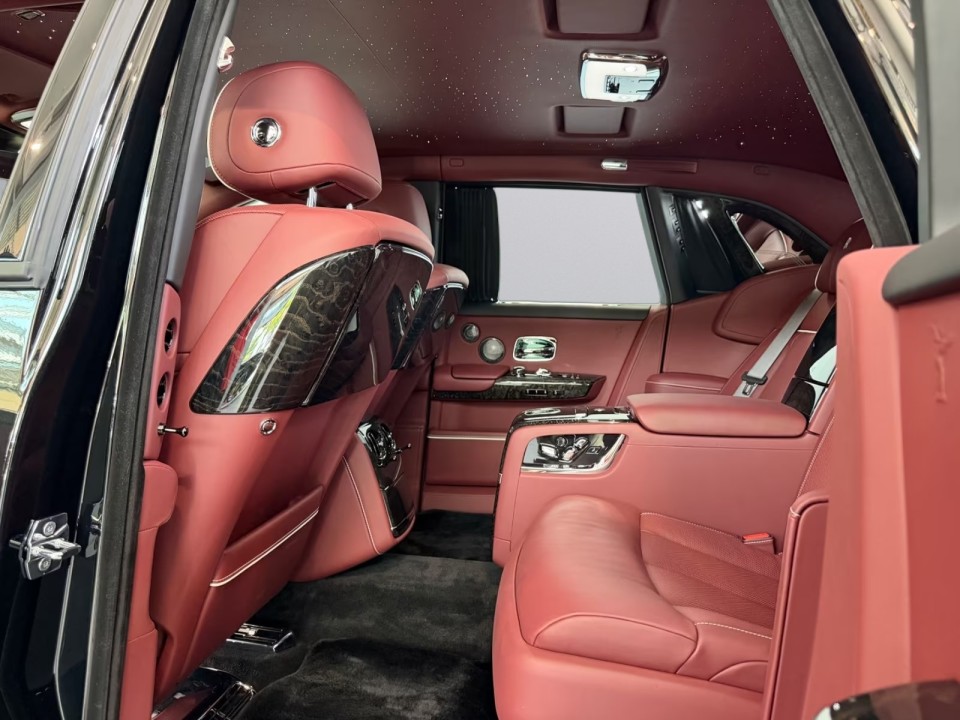 Rolls-Royce Phantom EWB - foto 23