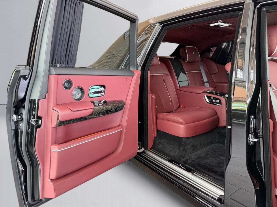 Rolls-Royce Phantom EWB - foto 24