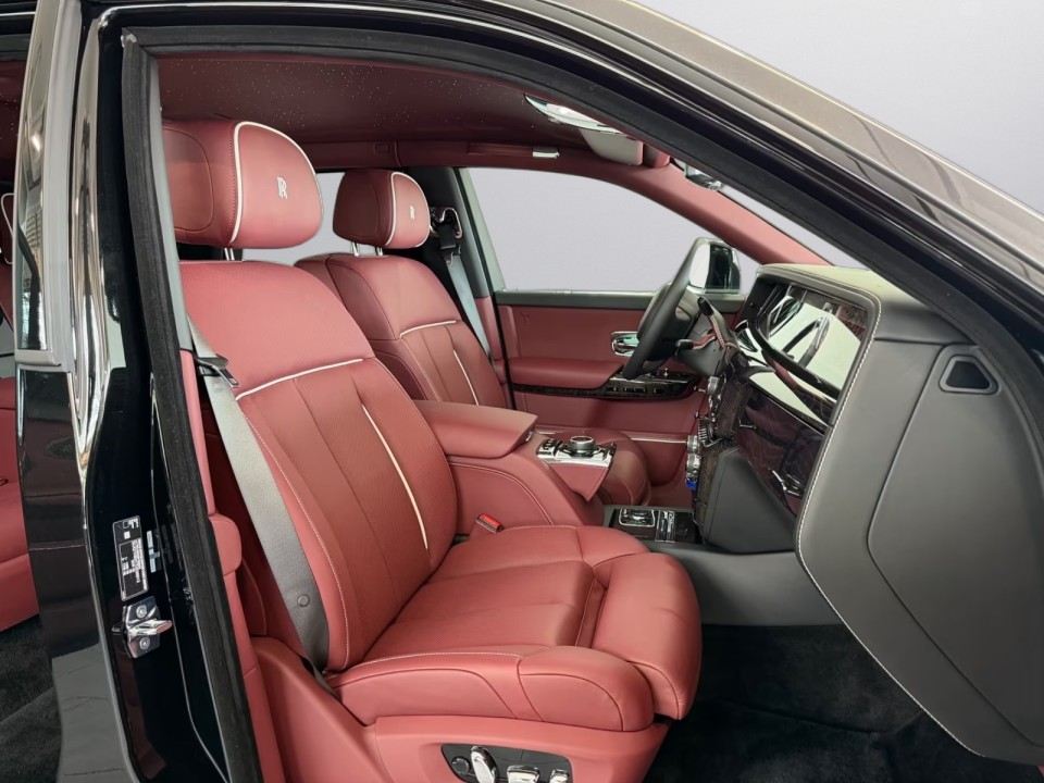 Rolls-Royce Phantom EWB - foto 14