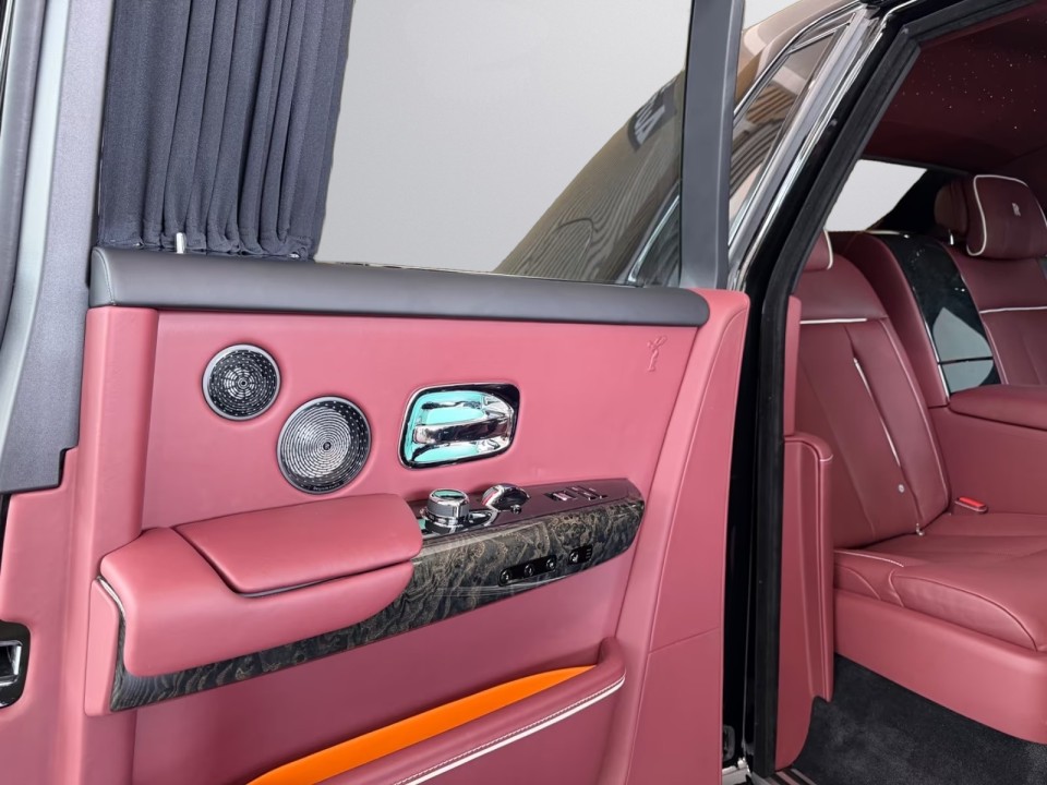 Rolls-Royce Phantom EWB - foto 26