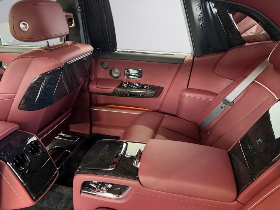 Rolls-Royce Phantom EWB - foto 22