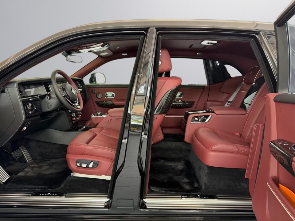 Rolls-Royce Phantom EWB - foto 11