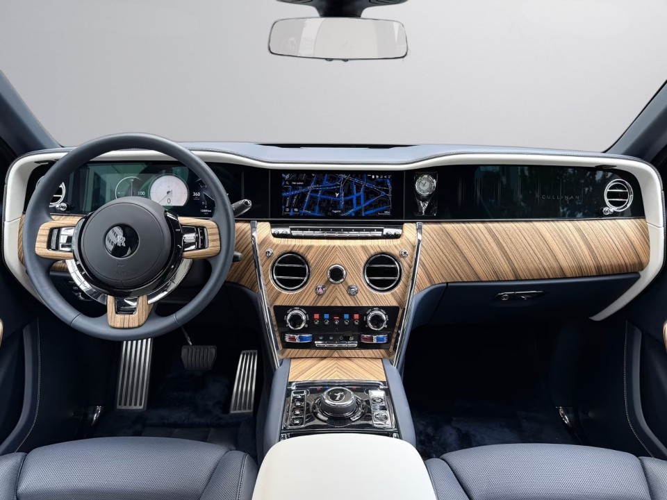 Rolls-Royce Cullinan - foto 19