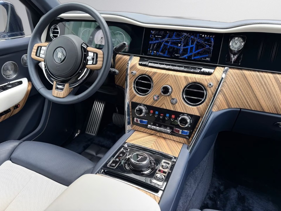 Rolls-Royce Cullinan - foto 18
