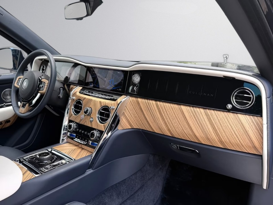 Rolls-Royce Cullinan - foto 17