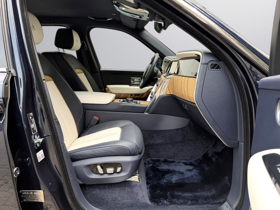 Rolls-Royce Cullinan - foto 16