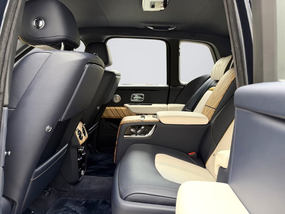 Rolls-Royce Cullinan - foto 13