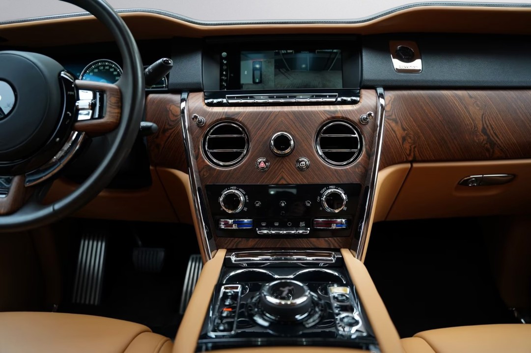 Rolls-Royce Cullinan - foto 23