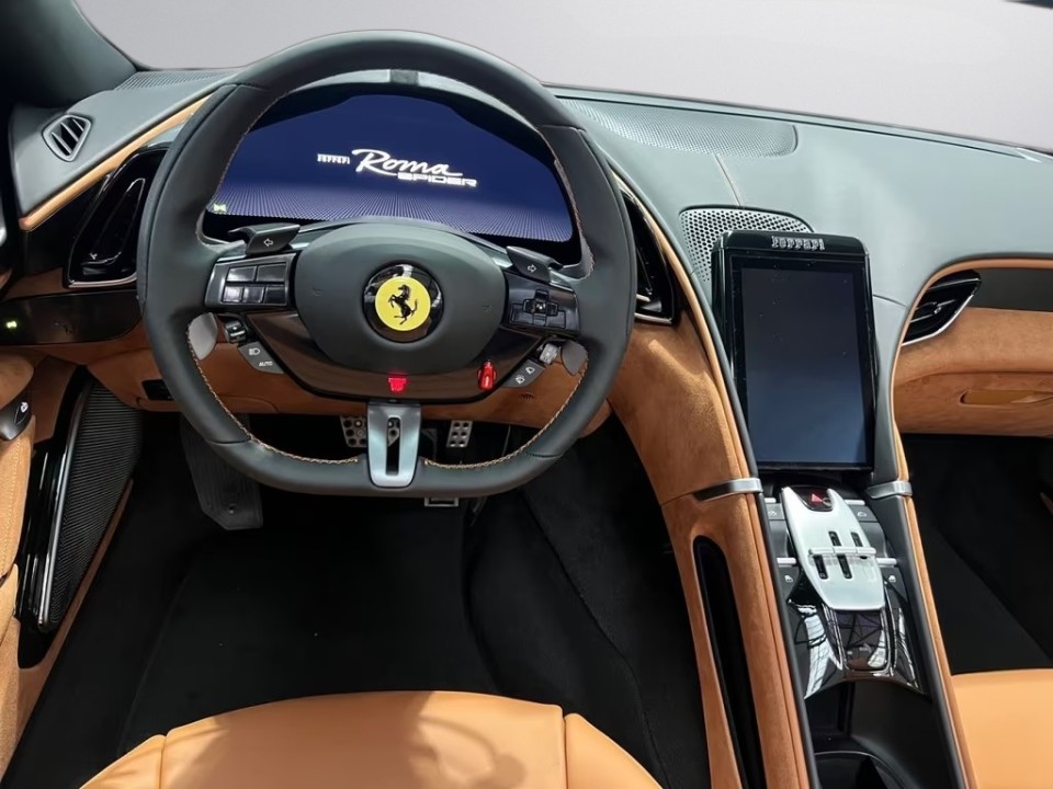 Ferrari Roma Spider - foto 16