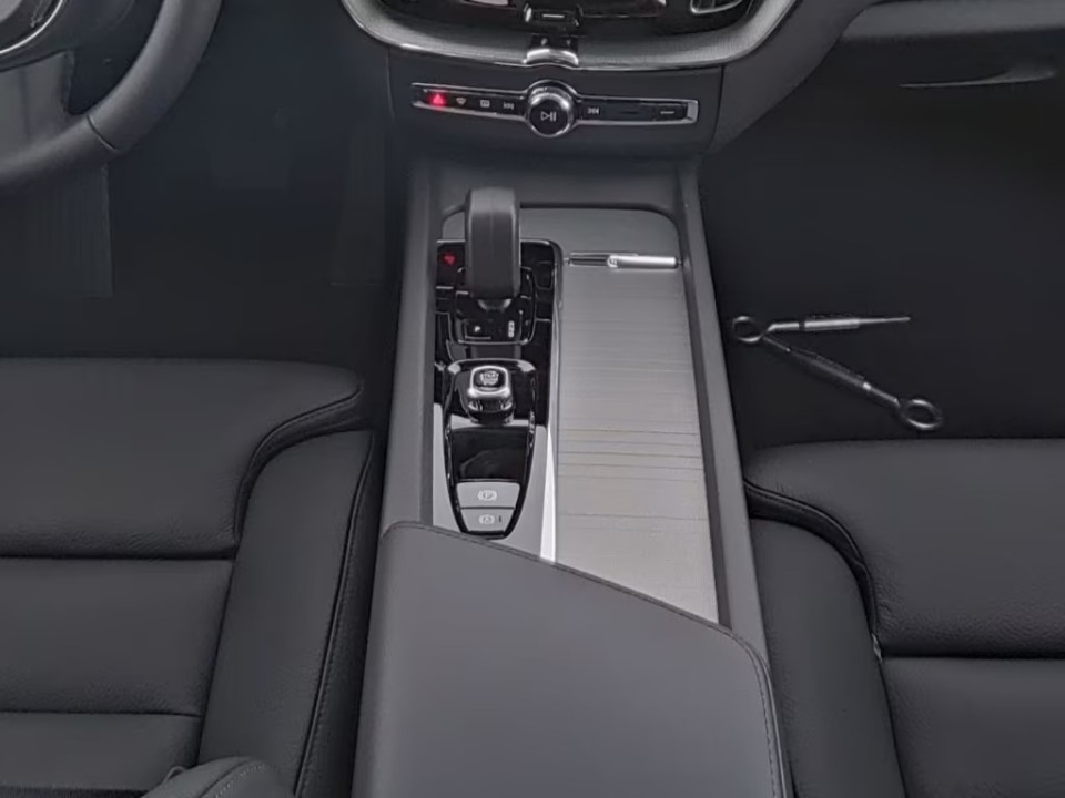 Volvo XC 60 Plus Bright Recharge - foto 9
