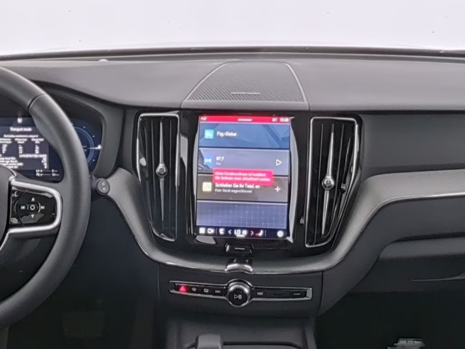 Volvo XC 60 Plus Dark Recharge - foto 12