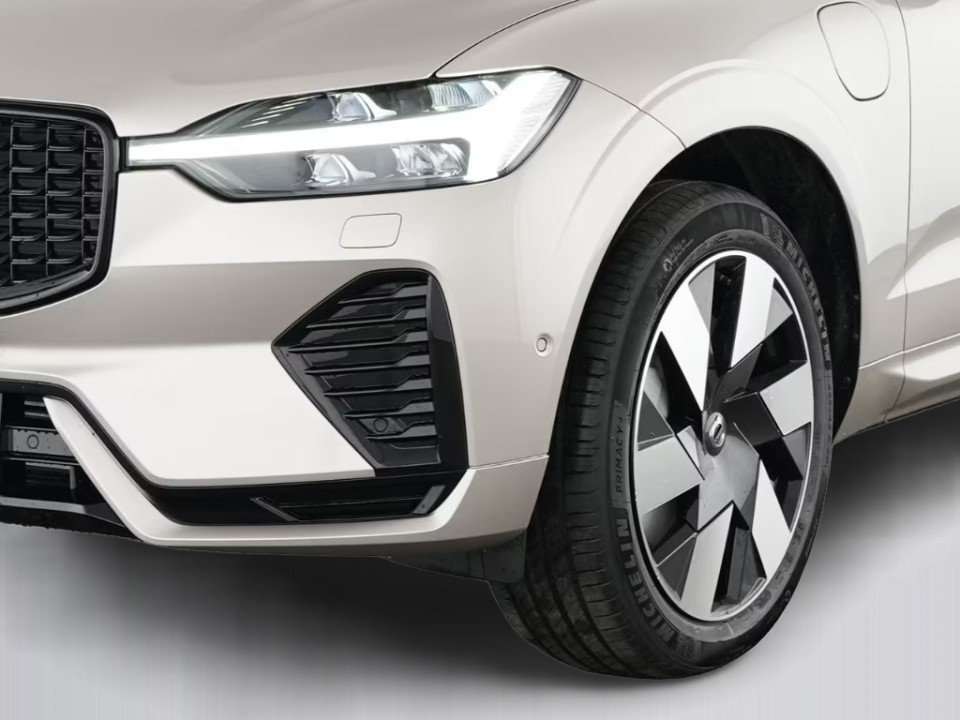 Volvo XC 60 Plus Dark Recharge - foto 14