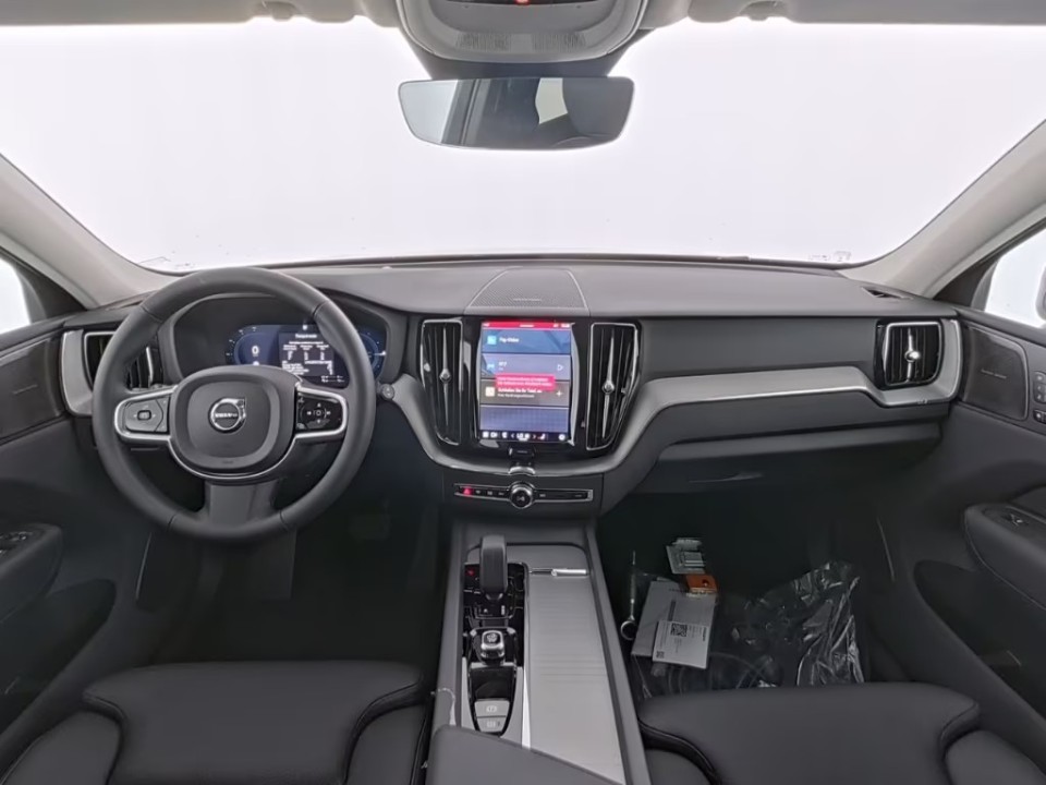 Volvo XC 60 Plus Dark Recharge - foto 8