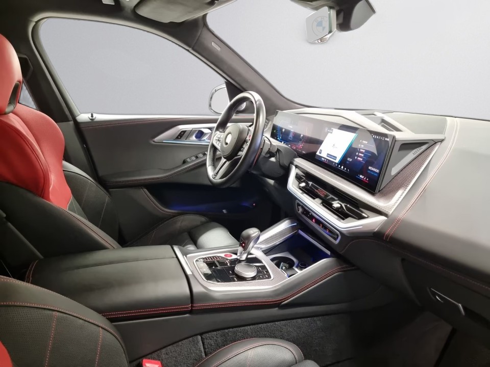 BMW XM Label Red (4)