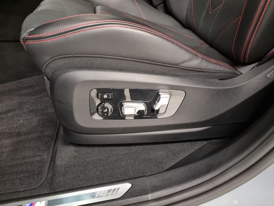 BMW XM Label Red - foto 15