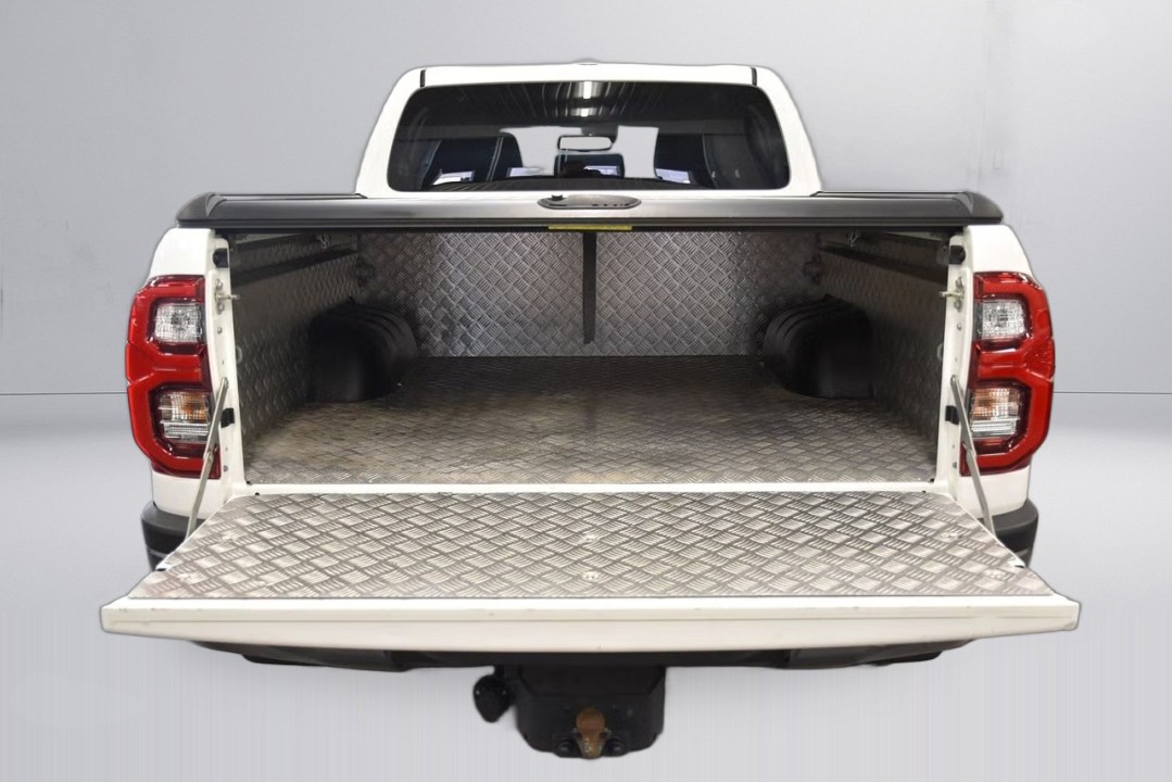 Toyota Hilux Invincible 2.8D - foto 21