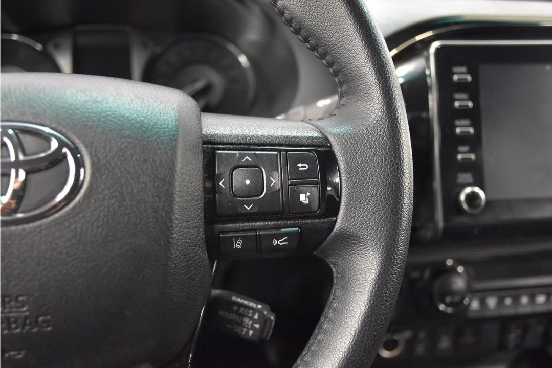 Toyota Hilux Invincible 2.8D - foto 12