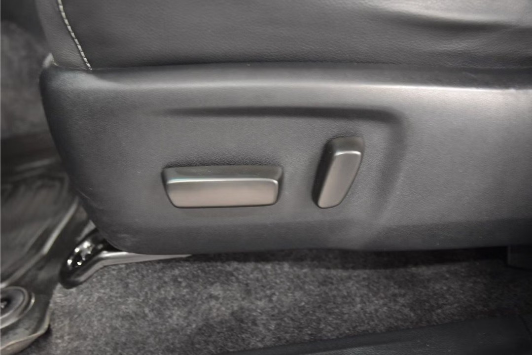 Toyota Hilux Invincible 2.8D - foto 20