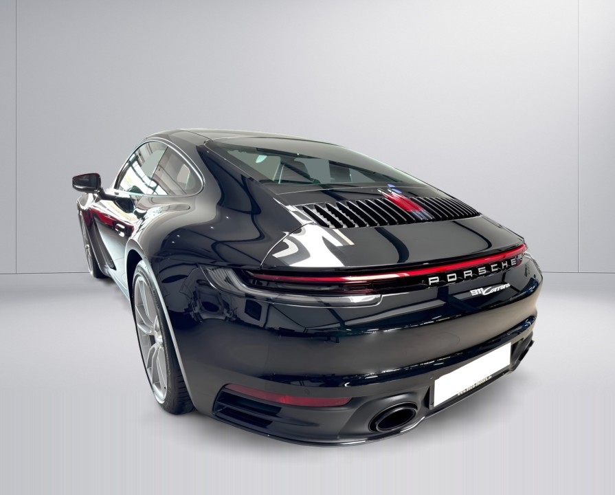 Porsche 911 Carrera (4)