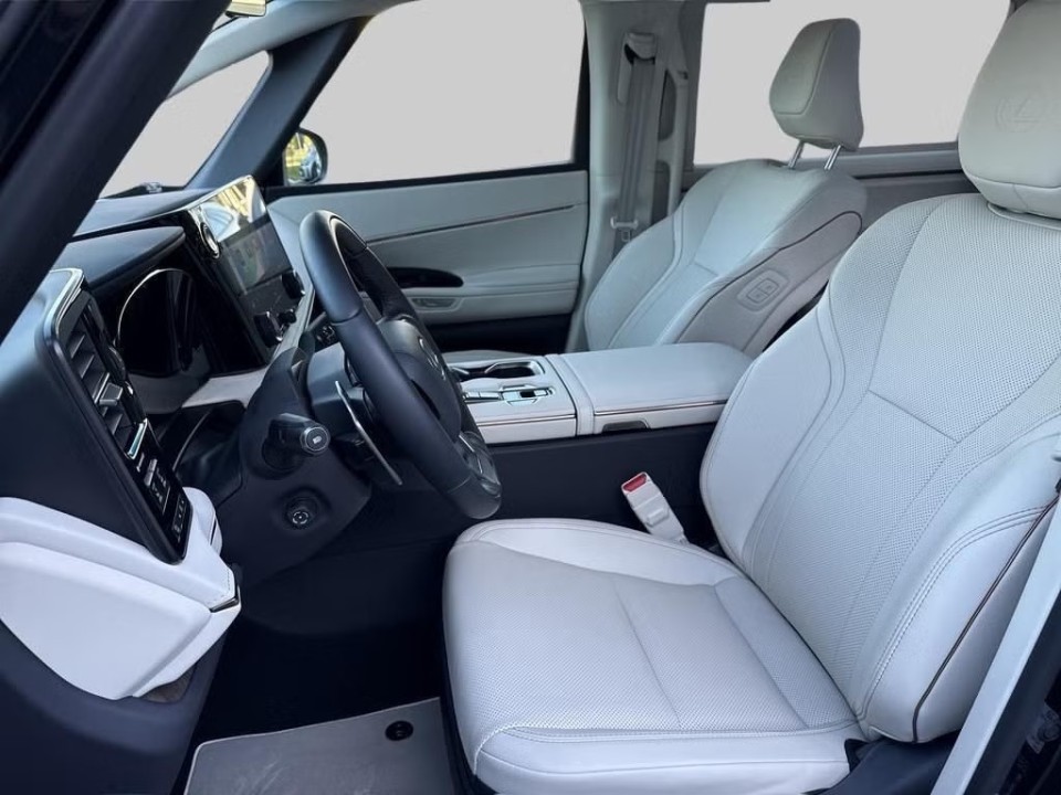 Lexus LM 350h AWD - foto 6