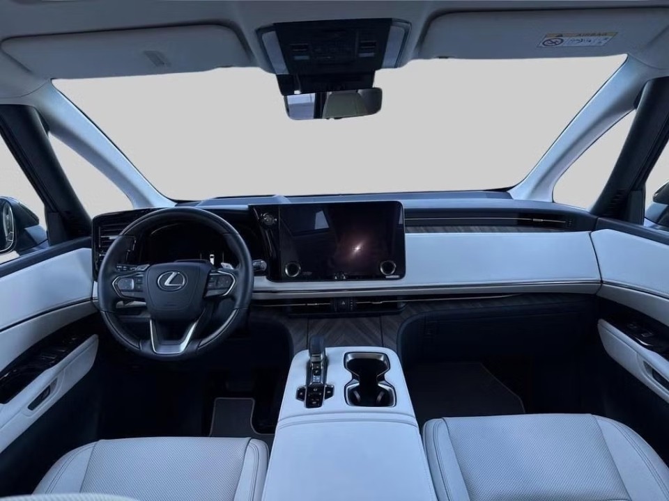 Lexus LM 350h AWD - foto 10