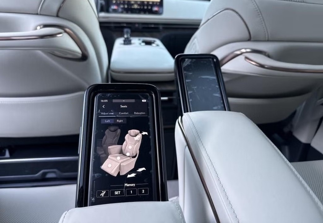 Lexus LM 350h AWD - foto 14
